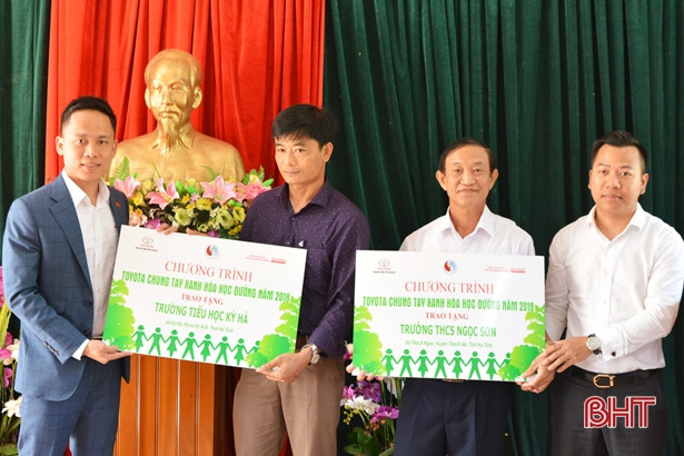 Toyota chung tay xanh hóa học đường tại Hà Tĩnh