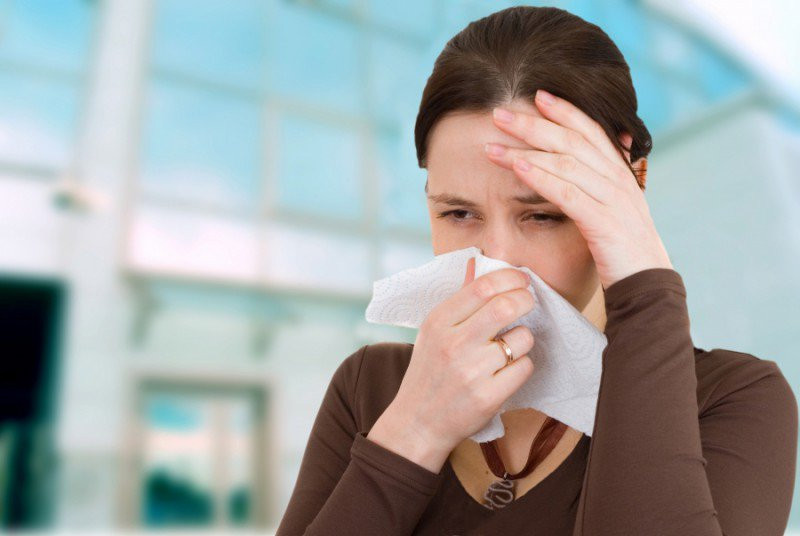 Vì sao dễ ốm khi chuyển mùa?