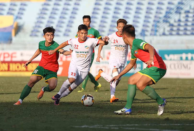 Bùi Tiến Dũng ghi bàn, Viettel thăng hạng V-League 2019