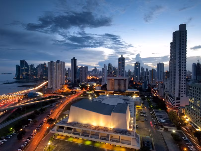 Việt Nam lọt top 15 quốc gia lý tưởng cho người nước ngoài sinh sống, làm việc