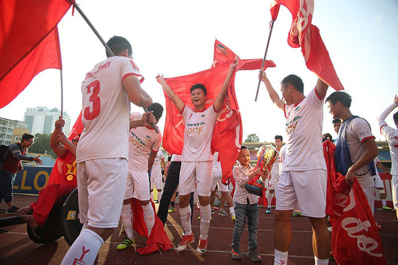 Bùi Tiến Dũng ghi bàn, Viettel thăng hạng V-League 2019