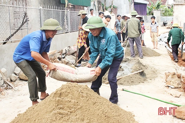 Xã quyết tâm, dân đồng lòng “nâng chất” nông thôn mới