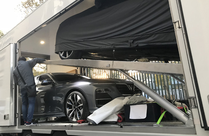 Xe VinFast lần đầu lộ diện tại Paris