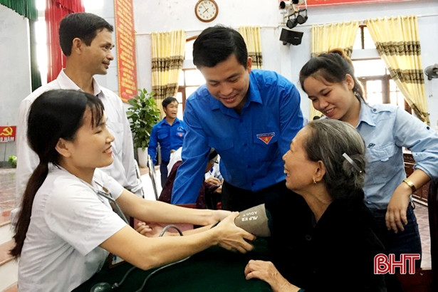 Formosa Hà Tĩnh tổ chức khám, cấp thuốc miễn phí cho hơn 250 người dân