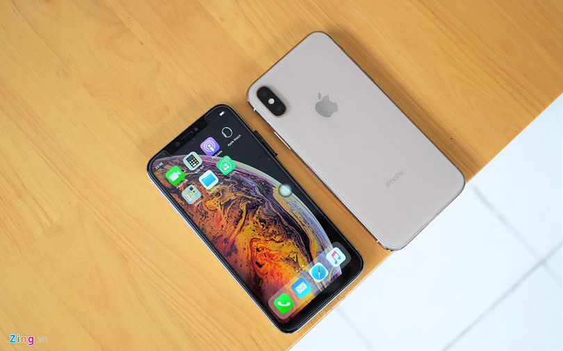 iPhone Xs vừa về, hàng nhái đã bán đầy tại Việt Nam