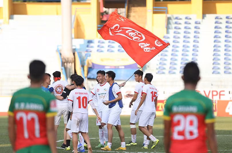 Bùi Tiến Dũng ghi bàn, Viettel thăng hạng V-League 2019
