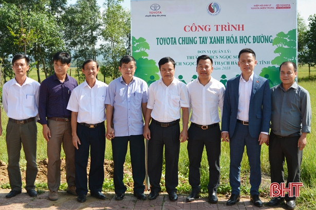 Toyota chung tay xanh hóa học đường tại Hà Tĩnh