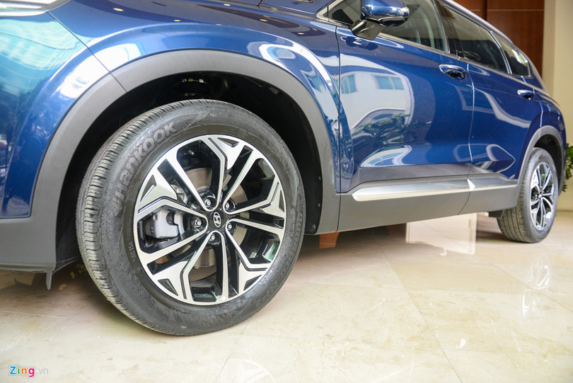 Hyundai SantaFe 2019 bất ngờ xuất hiện tại Hà Nội