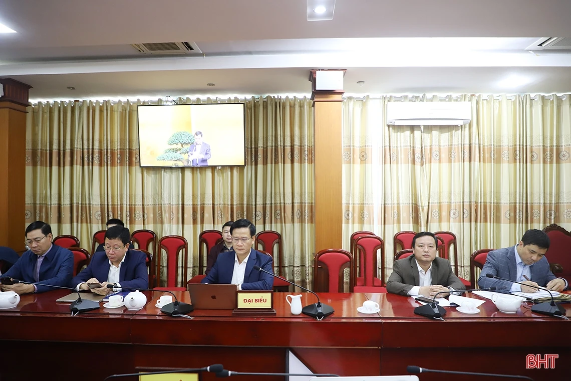 Lấy người dân, doanh nghiệp làm trung tâm, chủ thể thực hiện chuyển đổi số