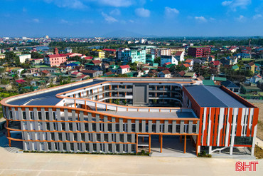 Ngỡ ngàng trước diện mạo mới Trường THCS Đại Nài