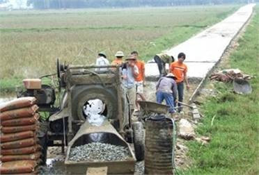 Xã Khánh Lộc tiếp tục thực hiện chủ trương đưa đường bê tông ra đồng, tạo điều kiện thuận lợi cho việc cơ giới hoá sản xuất Xã Khánh Lộc tiếp tục thực hiện chủ trương đưa đường bê tông ra đồng, tạo điều kiện thuận lợi cho việc cơ giới hoá sản xuất