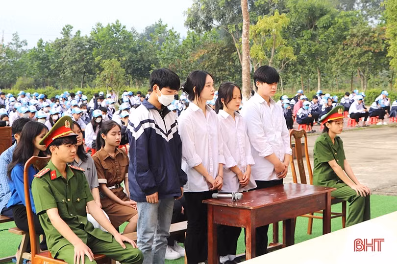 Đưa tình huống pháp lý đến gần hơn với học sinh Hà Tĩnh