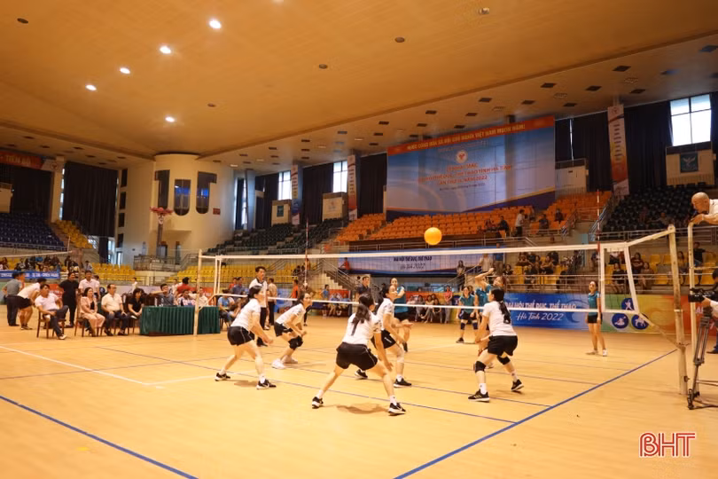 Sôi nổi giải bóng chuyền ngành Giáo dục & Đào tạo TP Hà Tĩnh