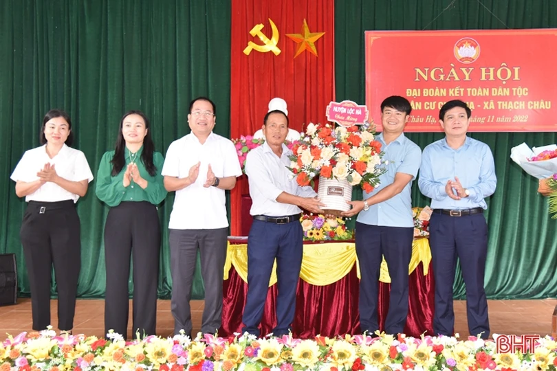 Người dân Lộc Hà, TX Hồng Lĩnh vui ngày hội đại đoàn kết