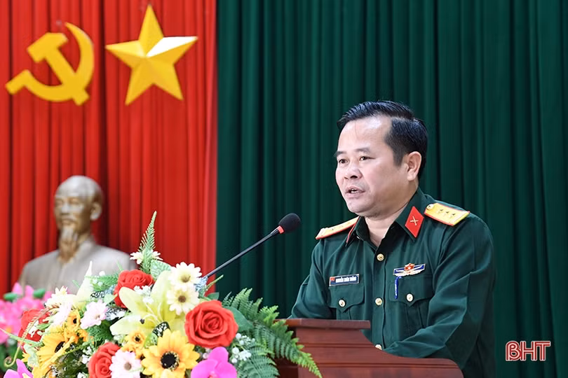 Tiếp tục quán triệt các chỉ thị, mệnh lệnh, siết chặt kỷ luật, kỷ cương trong quân đội