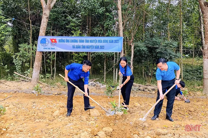 Tuổi trẻ Hà Tĩnh đồng loạt ra quân tình nguyện mùa Đông - Xuân tình nguyện