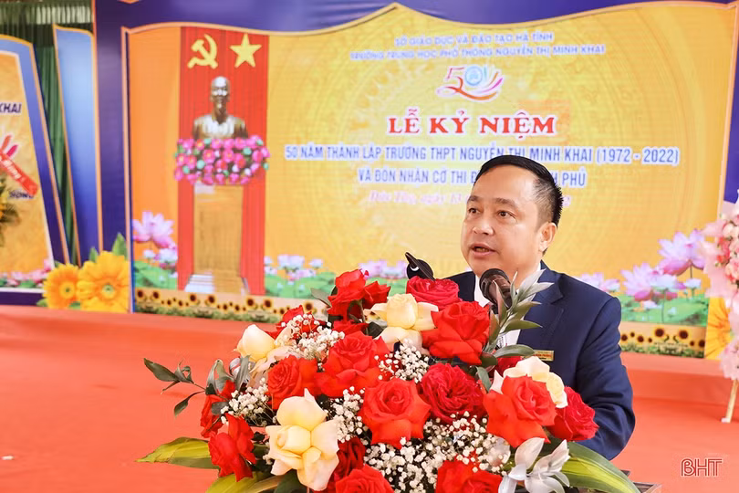 Lãnh đạo tỉnh Hà Tĩnh dự lễ kỷ niệm thành lập các trường THPT