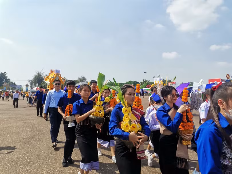 Đặc sắc lễ rước Phạ Sạt Phơng ở Lào