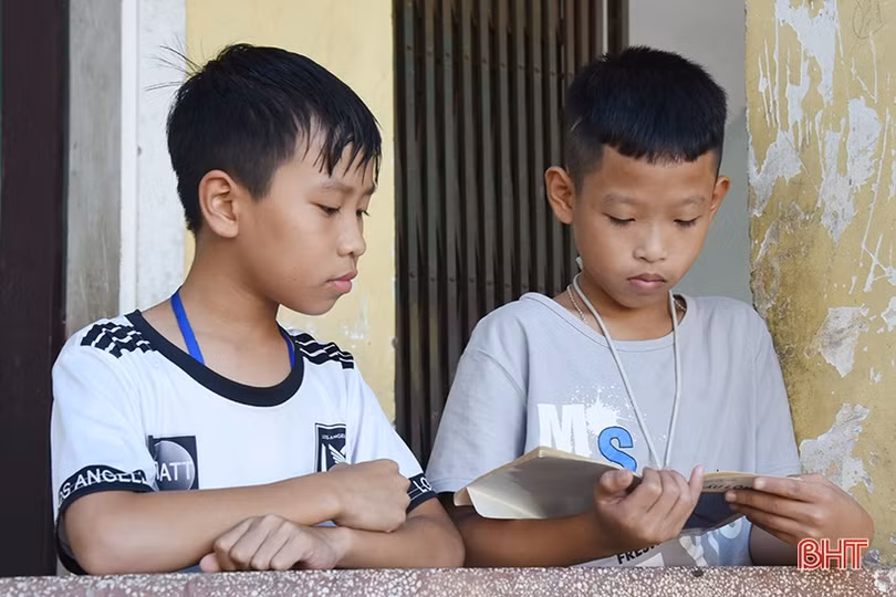 Nơi trường là nhà, thầy cô là cha mẹ