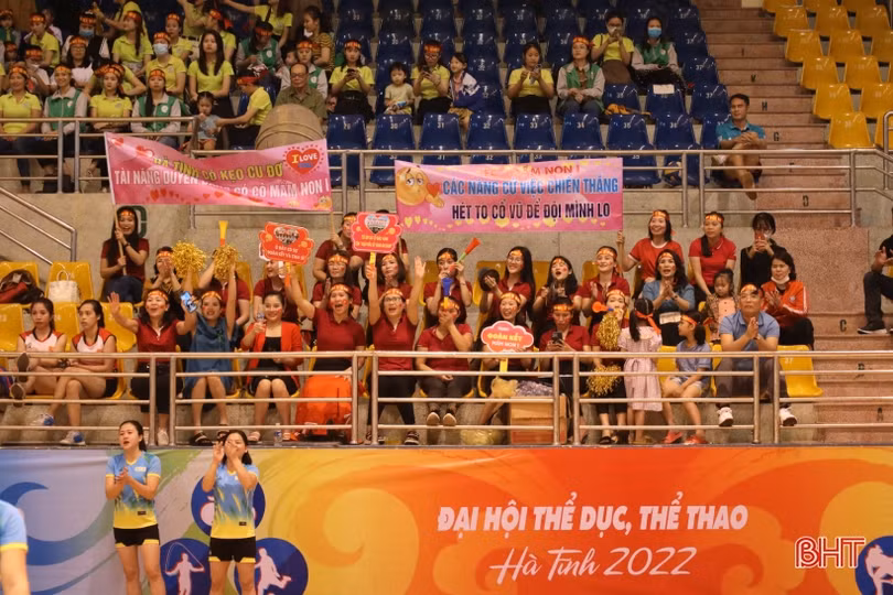 Sôi nổi giải bóng chuyền ngành Giáo dục & Đào tạo TP Hà Tĩnh