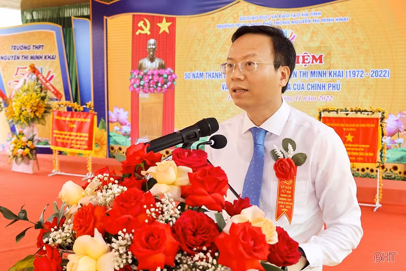 Lãnh đạo tỉnh Hà Tĩnh dự lễ kỷ niệm thành lập các trường THPT