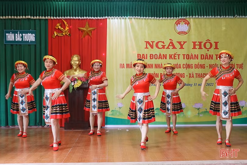 Lãnh đạo tỉnh chung vui ngày hội đoàn kết tại Thạch Hà, Hương Khê