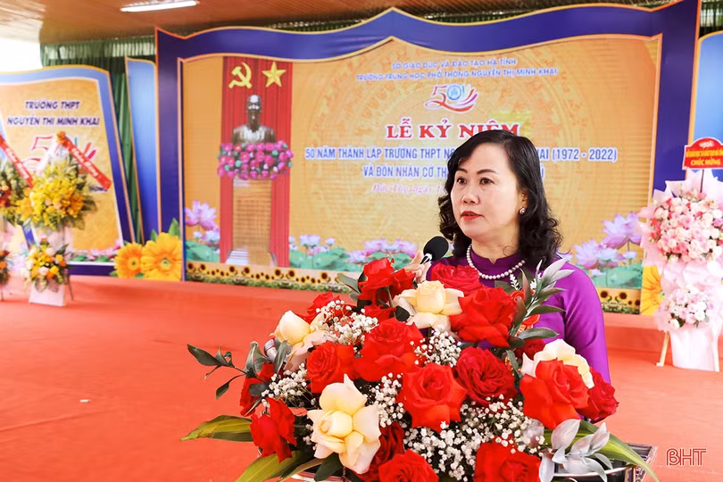 Lãnh đạo tỉnh Hà Tĩnh dự lễ kỷ niệm thành lập các trường THPT