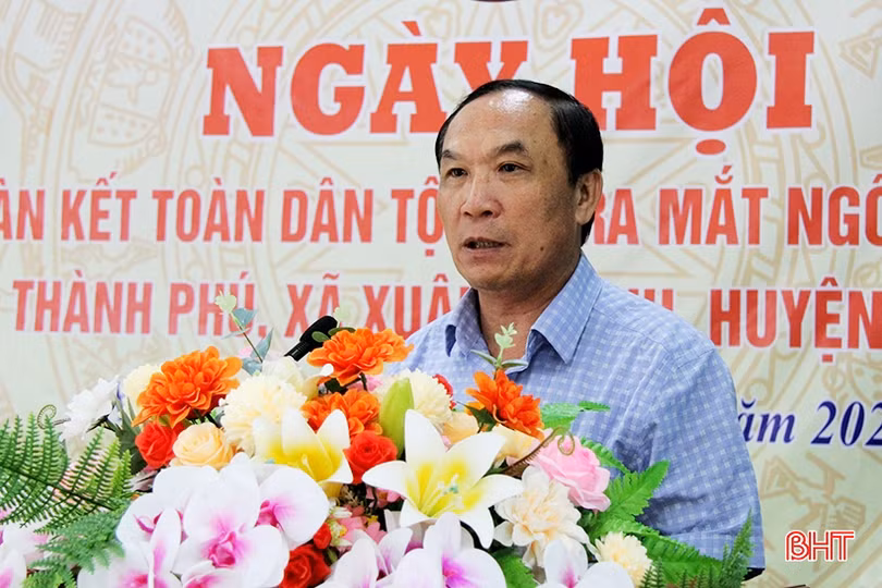 Trưởng ban Tổ chức Tỉnh ủy chung vui ngày hội đại đoàn kết ở Nghi Xuân