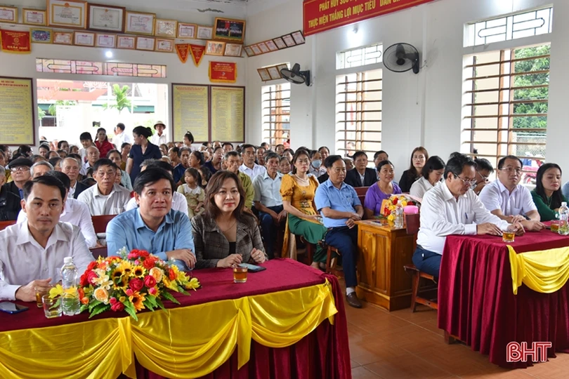 Người dân Lộc Hà, TX Hồng Lĩnh vui ngày hội đại đoàn kết