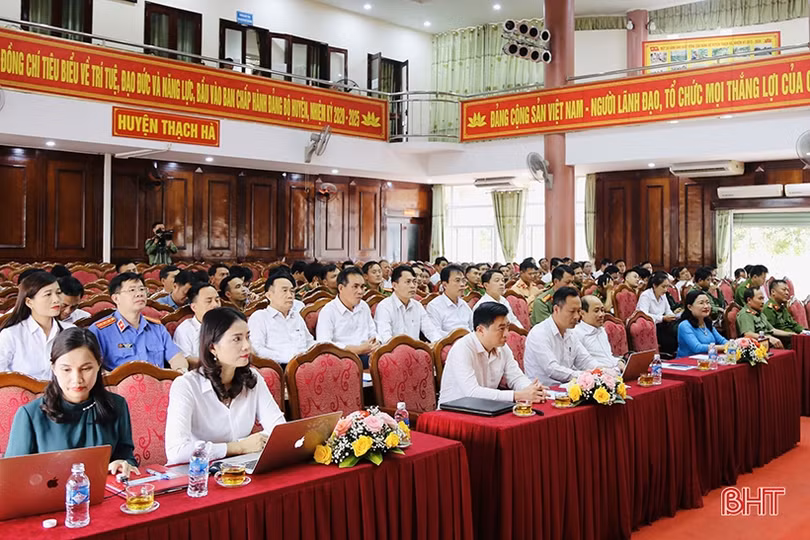 Thạch Hà khen thưởng 20 điển hình thực hiện mô hình tổ liên gia tự quản về an ninh trật tự