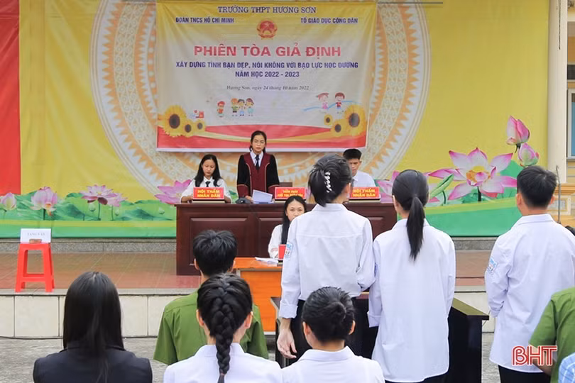 “Thanh niên với pháp luật” - diễn đàn thiết thực với tuổi trẻ 