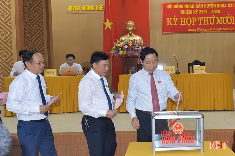 HĐND huyện Hương Khê có chủ tịch mới