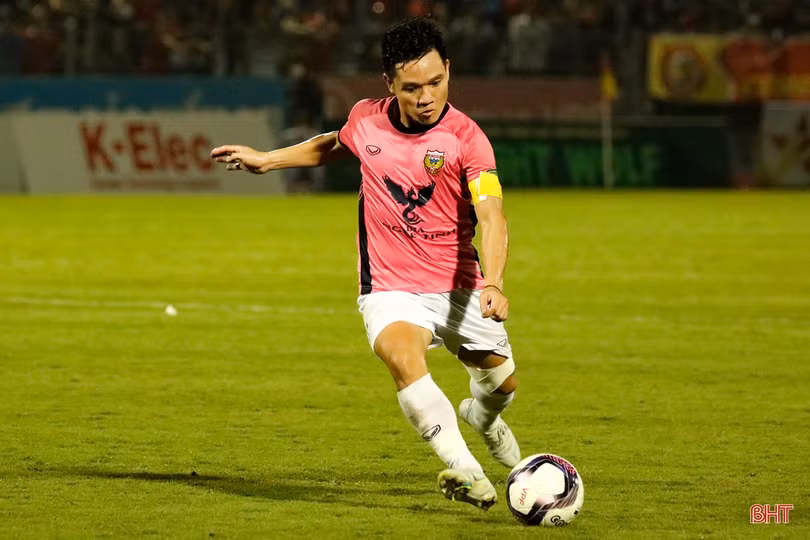 Hồng Lĩnh Hà Tĩnh vẫn chưa tạo ra bước ngoặt trong cuộc đua trụ hạng