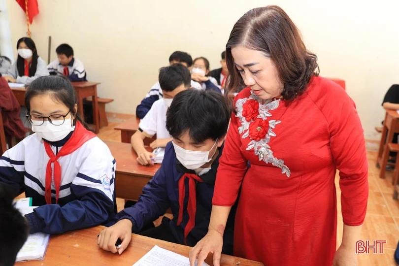 Cô giáo miền núi Hà Tĩnh có duyên” đào tạo học sinh giỏi