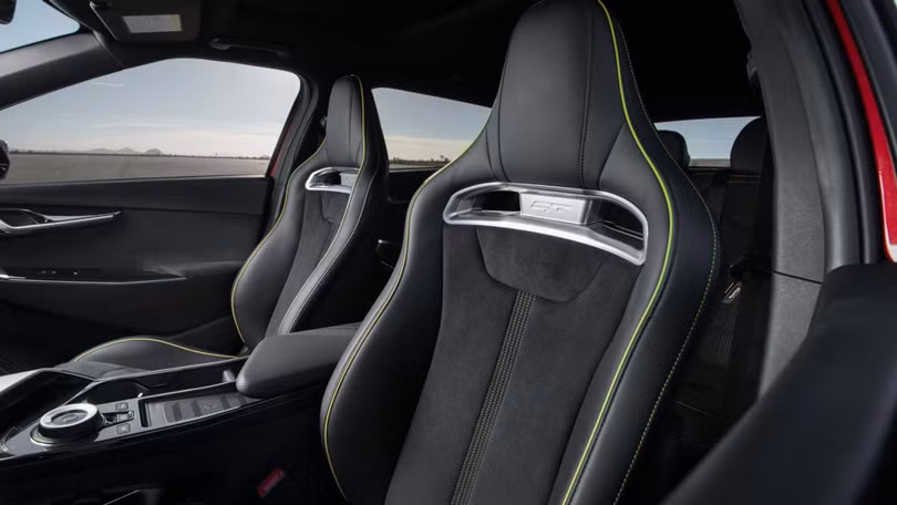 Kia EV6 2023 tăng giá mạnh, khởi điểm gần 50.000 USD