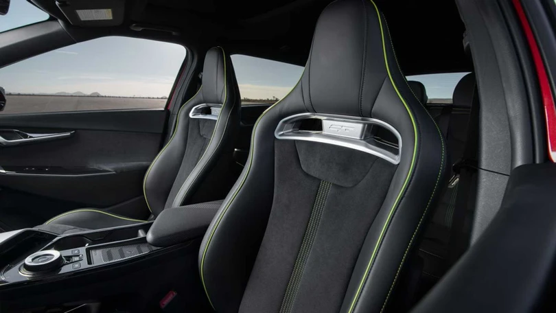 Kia EV6 2023 tăng giá mạnh, khởi điểm gần 50.000 USD