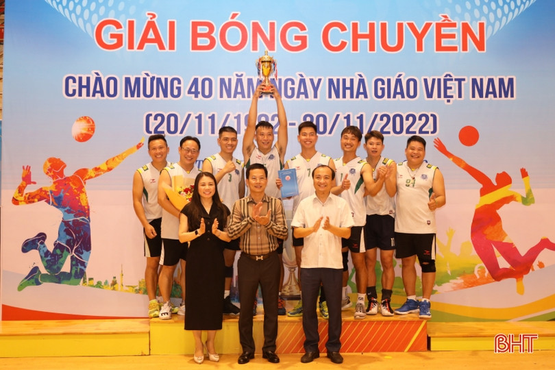 Sôi nổi giải bóng chuyền ngành Giáo dục & Đào tạo TP Hà Tĩnh