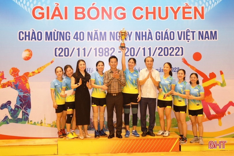 Sôi nổi giải bóng chuyền ngành Giáo dục & Đào tạo TP Hà Tĩnh