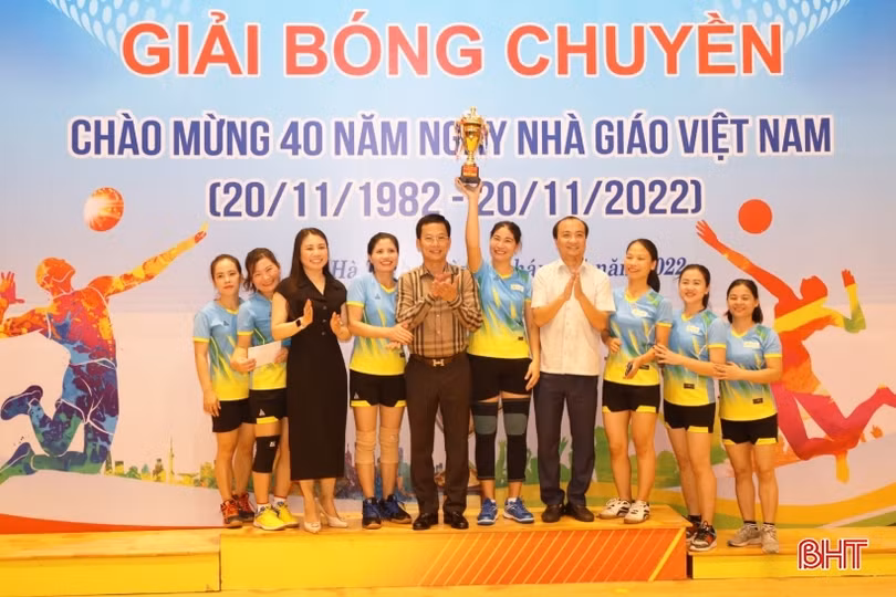 Sôi nổi giải bóng chuyền ngành Giáo dục & Đào tạo TP Hà Tĩnh
