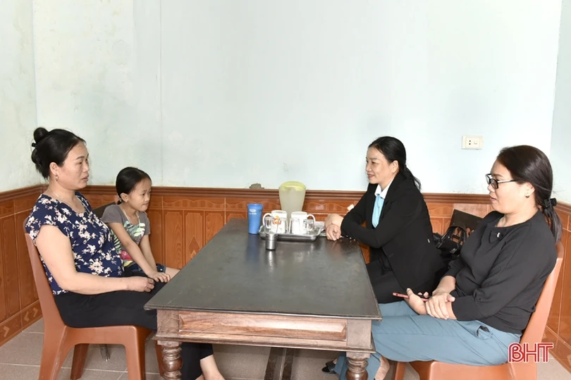 Tiếp sức cho học sinh nghèo ở TX Hồng Lĩnh đến trường