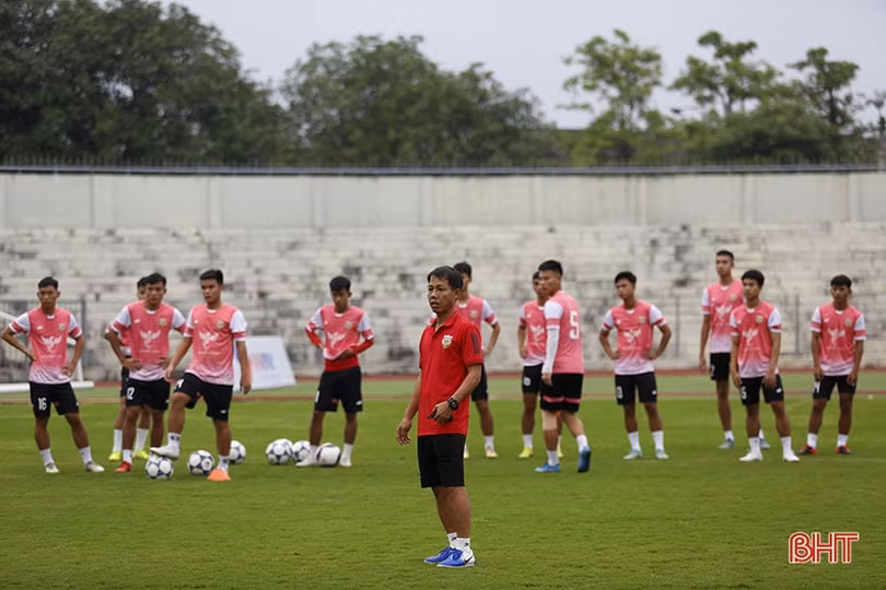 U21 Hồng Lĩnh Hà Tĩnh: Có ngoại binh lò Barcelona, nhiều gương mặt tuyển trẻ Việt Nam