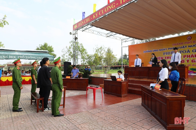 750 học sinh TP Hà Tĩnh được phổ biến pháp luật qua phiên tòa giả định