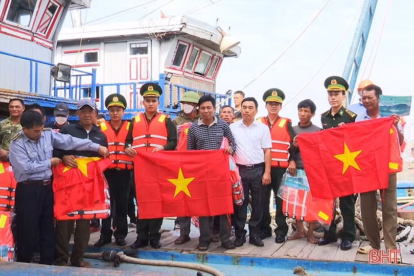 Chống khai thác IUU, Hà Tĩnh tập trung đăng ký, đăng kiểm tàu cá
