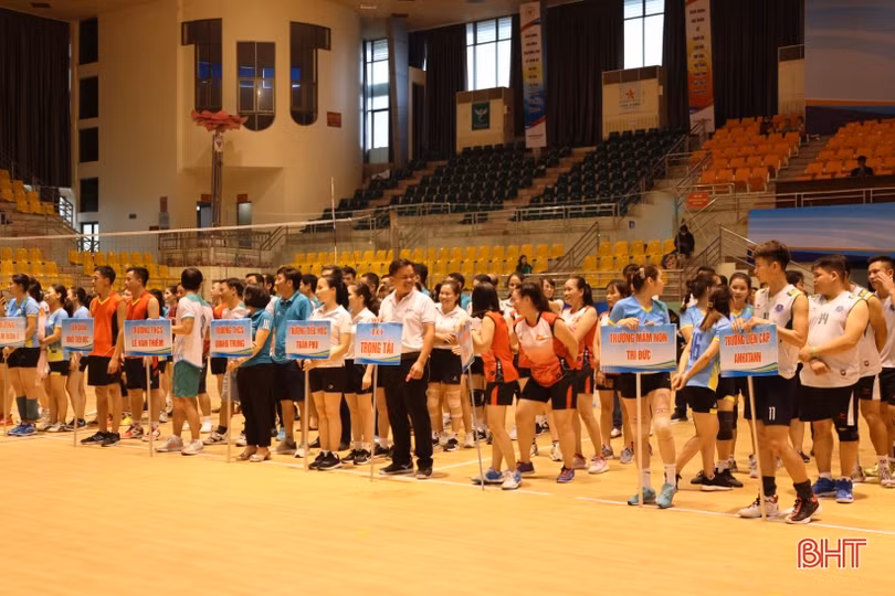 Sôi nổi giải bóng chuyền ngành Giáo dục & Đào tạo TP Hà Tĩnh