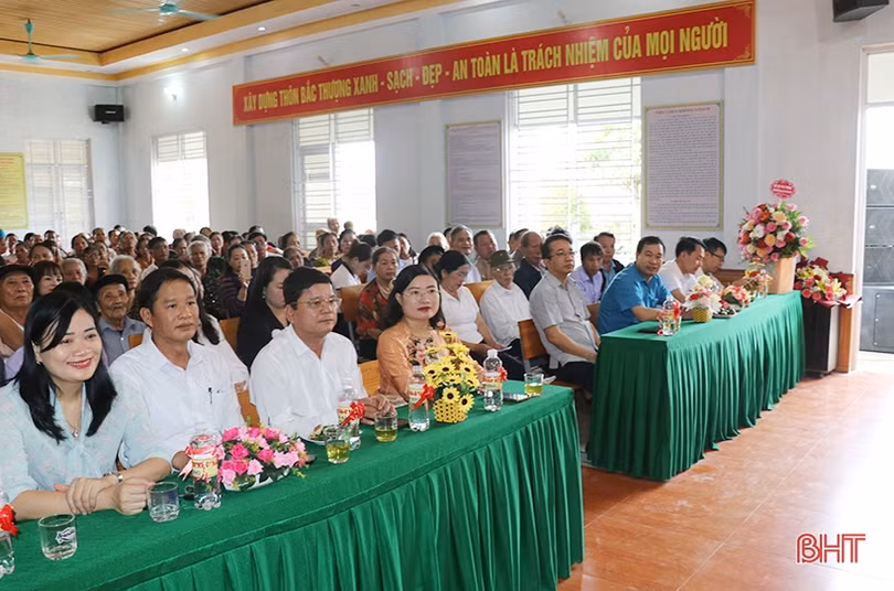 Lãnh đạo tỉnh chung vui ngày hội đoàn kết tại Thạch Hà, Hương Khê