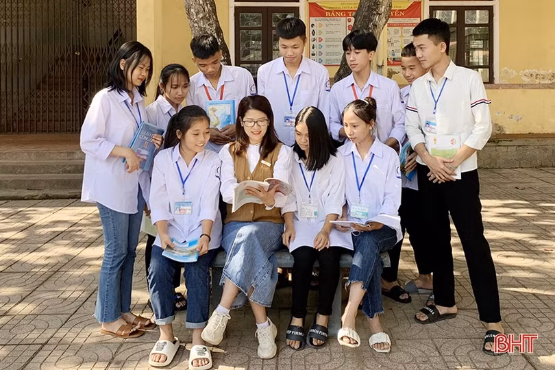 Nơi trường là nhà, thầy cô là cha mẹ