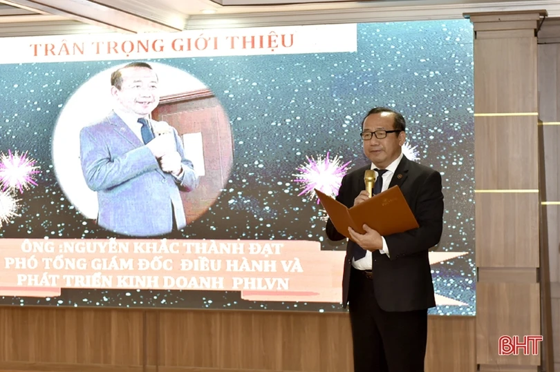 Trao học bổng cho 25 học sinh nghèo học giỏi trên địa bàn Hà Tĩnh