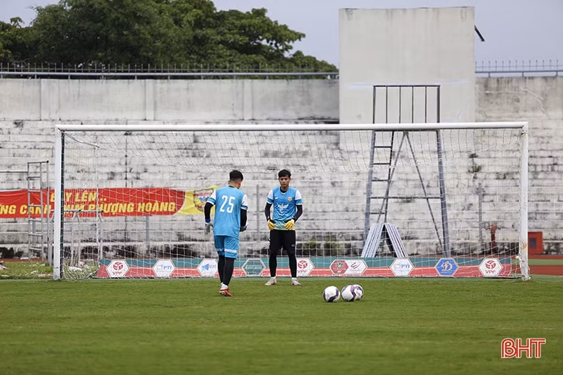 U21 Hồng Lĩnh Hà Tĩnh: Có ngoại binh lò Barcelona, nhiều gương mặt tuyển trẻ Việt Nam