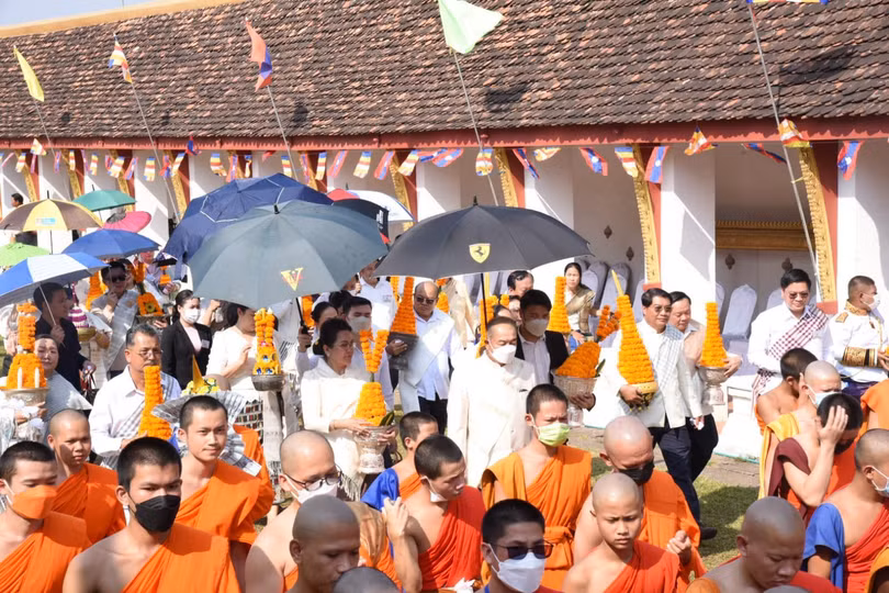 Đặc sắc lễ rước Phạ Sạt Phơng ở Lào