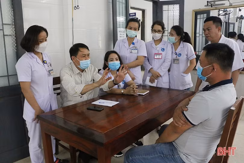 Bệnh viện Y học cổ truyền Trung ương chuyển giao kỹ thuật chuyên sâu cho bác sỹ Hà Tĩnh